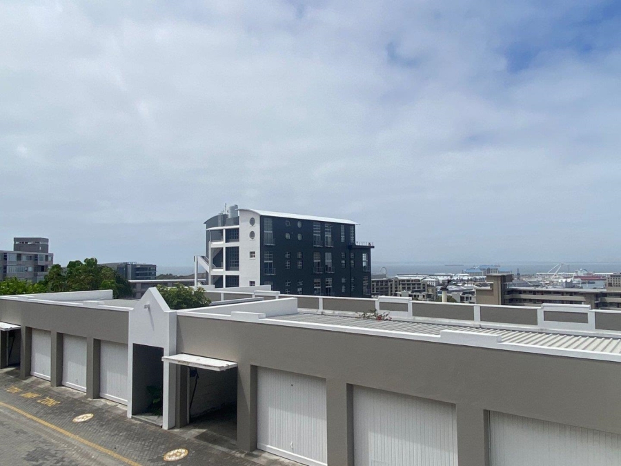 2 Bedroom Property for Sale in Green Point Western Cape